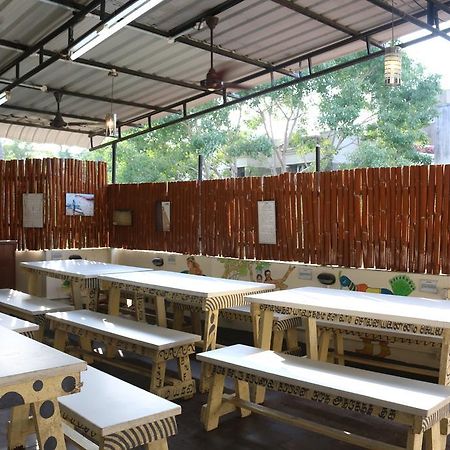 Elements Hostel Chennai Exterior photo