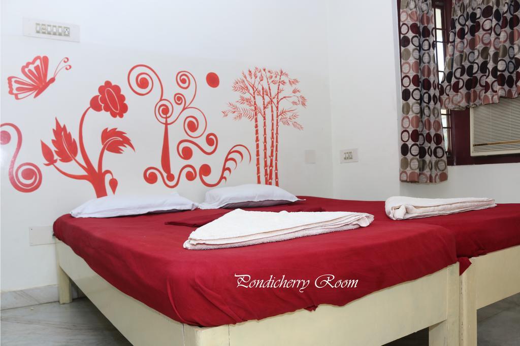 Elements Hostel Chennai Room photo
