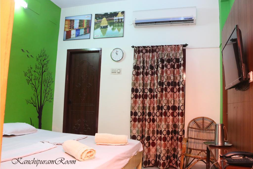 Elements Hostel Chennai Room photo
