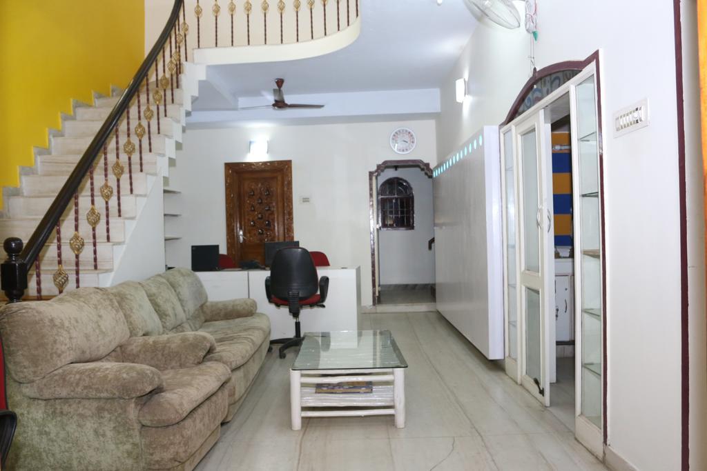 Elements Hostel Chennai Exterior photo